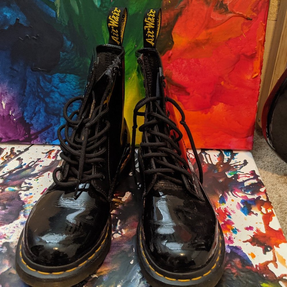 Dr. Martens 8-eye Boots
